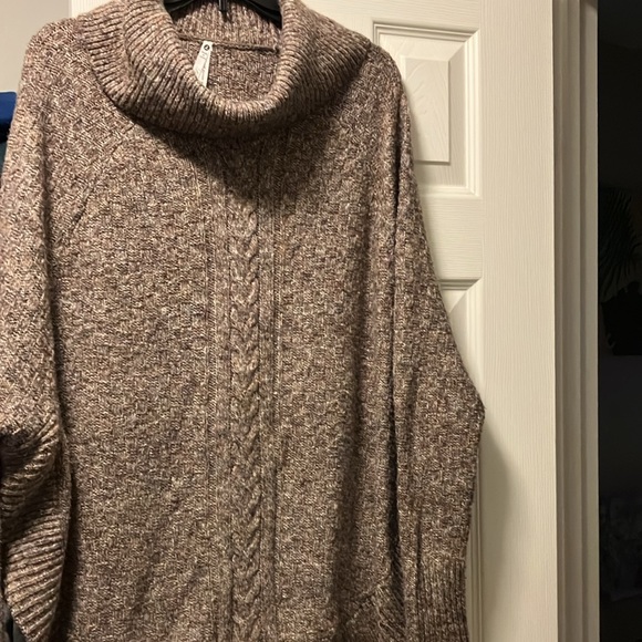 Leo & Nicole Sweaters - Leo and Nicole sweater